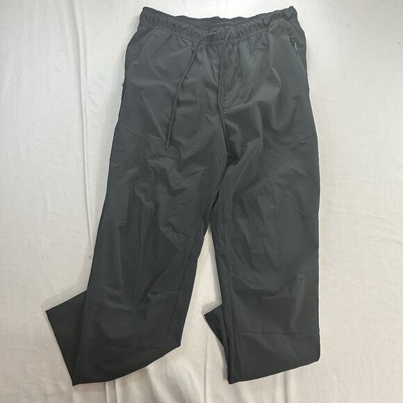 Nike Men’s Nylon Athletic Pants Size Medium Navy Black Drawstring - Picture 4 of 8